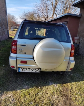 Toyota RAV4 cena 20900 przebieg: 175600, rok produkcji 2005 z Dzierżoniów małe 37